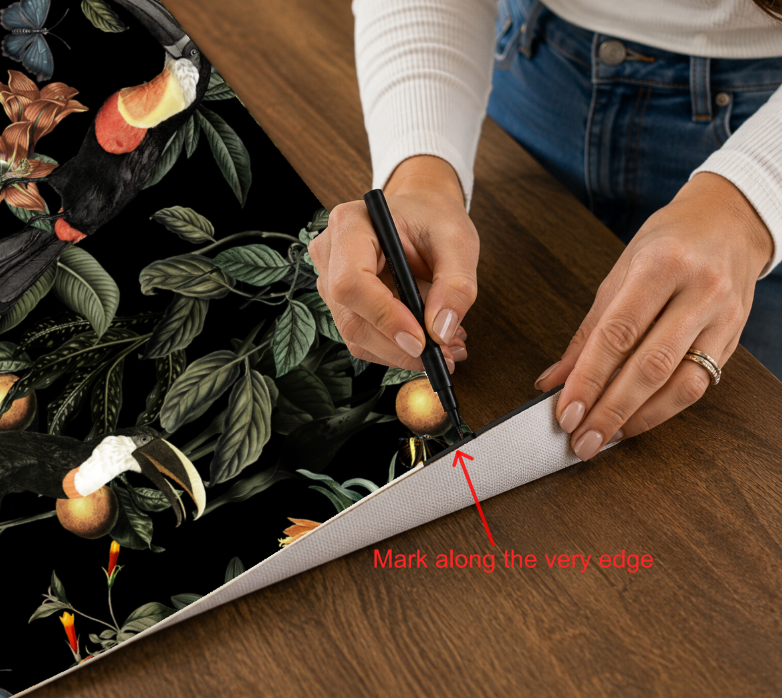 colouring in the edge of wallpaper