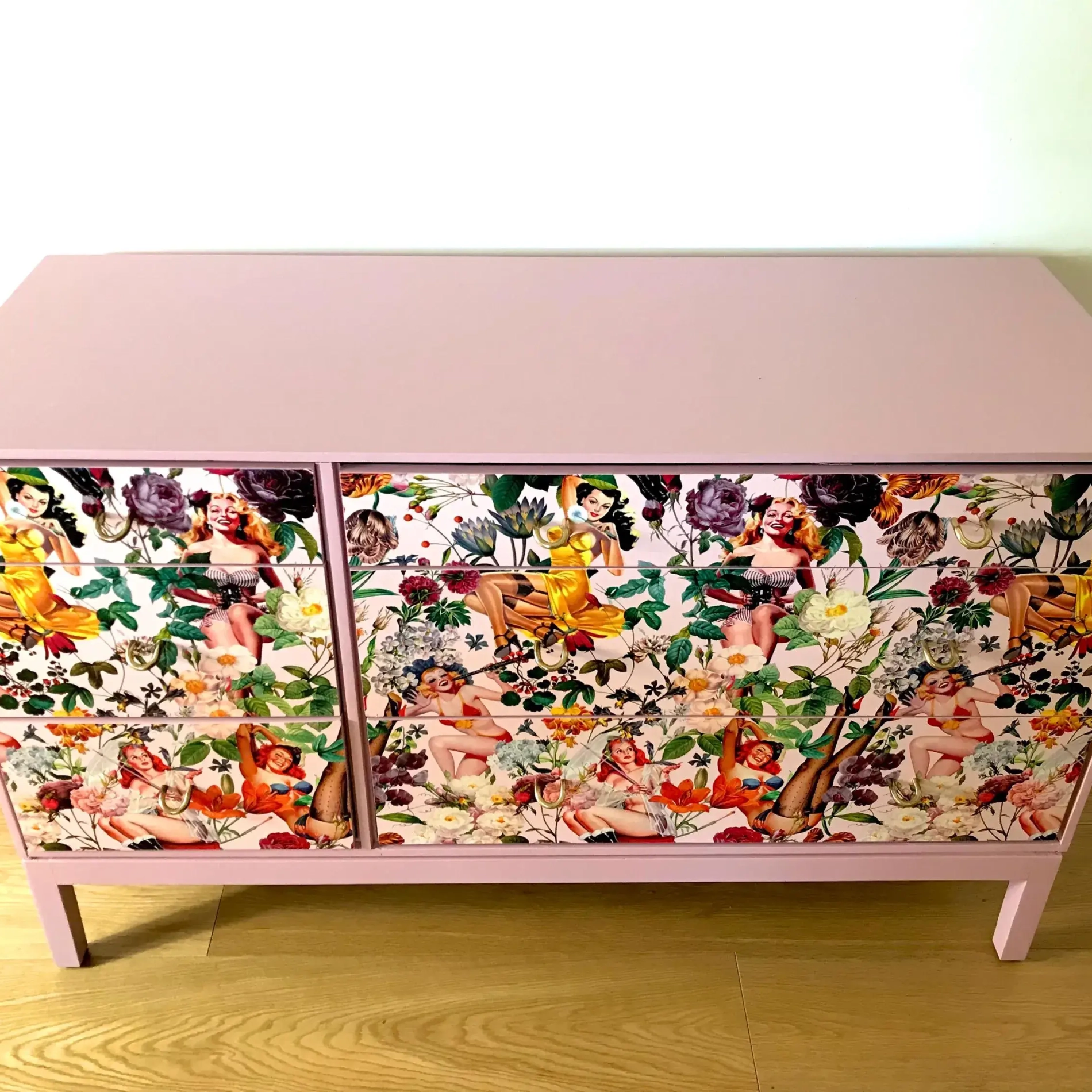 1950’s Pin Up Girls - Chest of Drawers