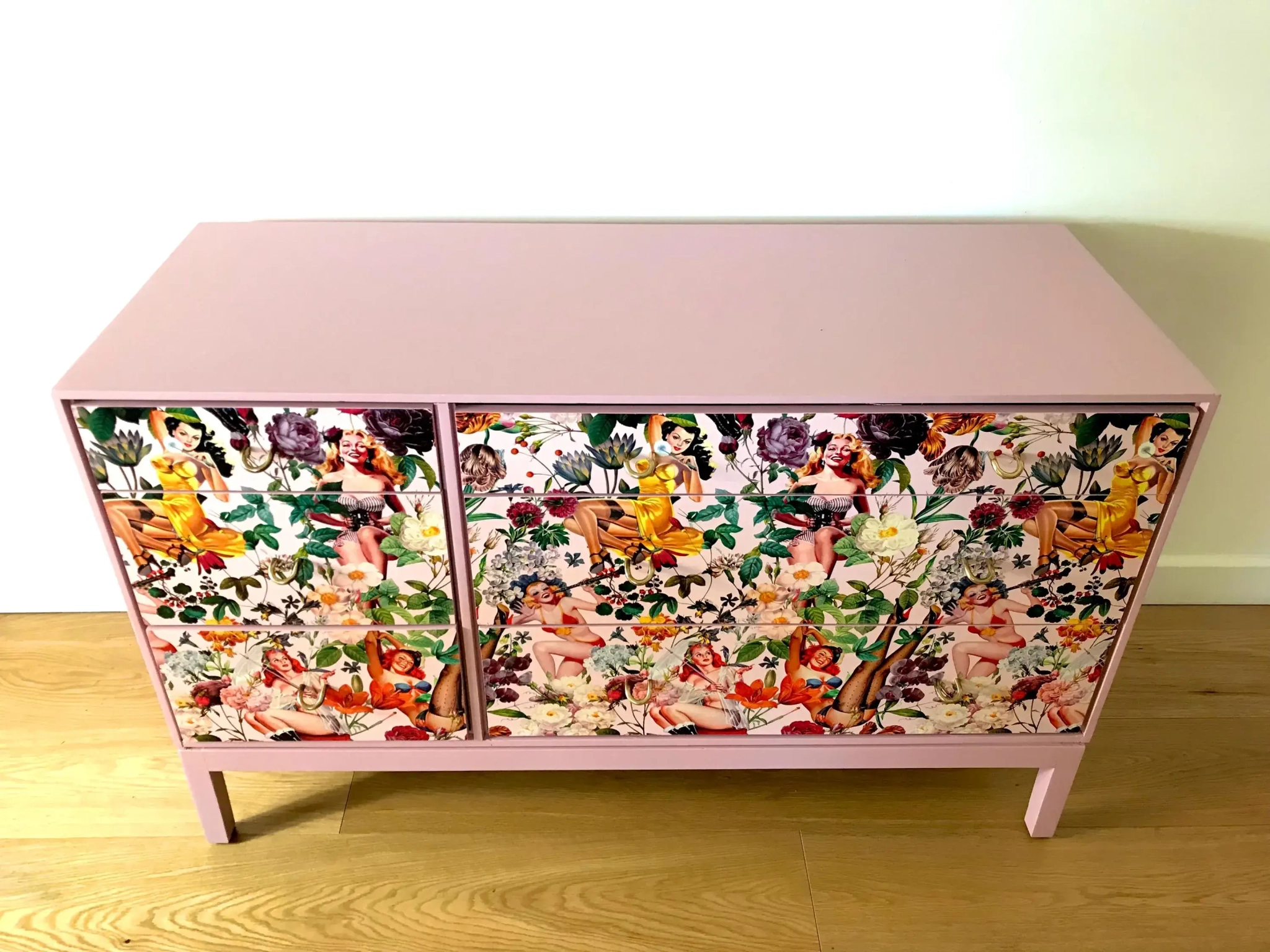 1950’s Pin Up Girls - Chest of Drawers
